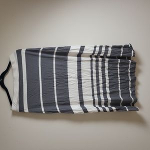 Ladies grey and white maxi skirt. Size M.
